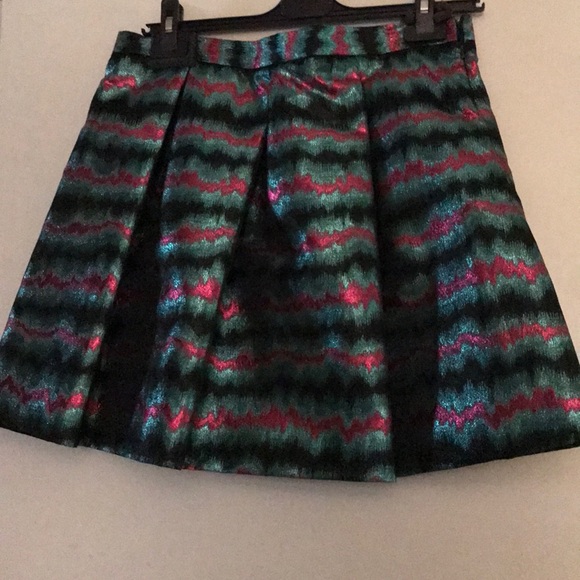 French Connection Skirt. New with tags. - Picture 2 of 3